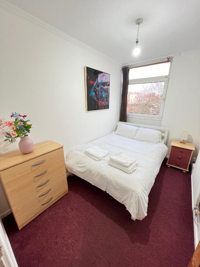 Entire 3 Bedroom Luxury Apartment In London With Private Balcony المظهر الخارجي الصورة