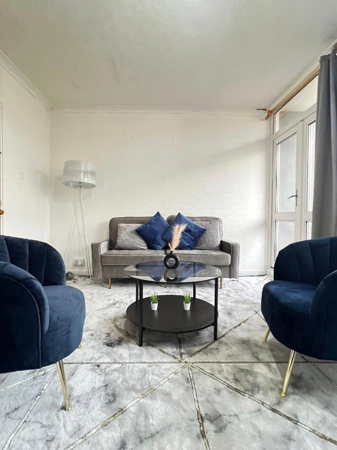 Entire 3 Bedroom Luxury Apartment In London With Private Balcony المظهر الخارجي الصورة