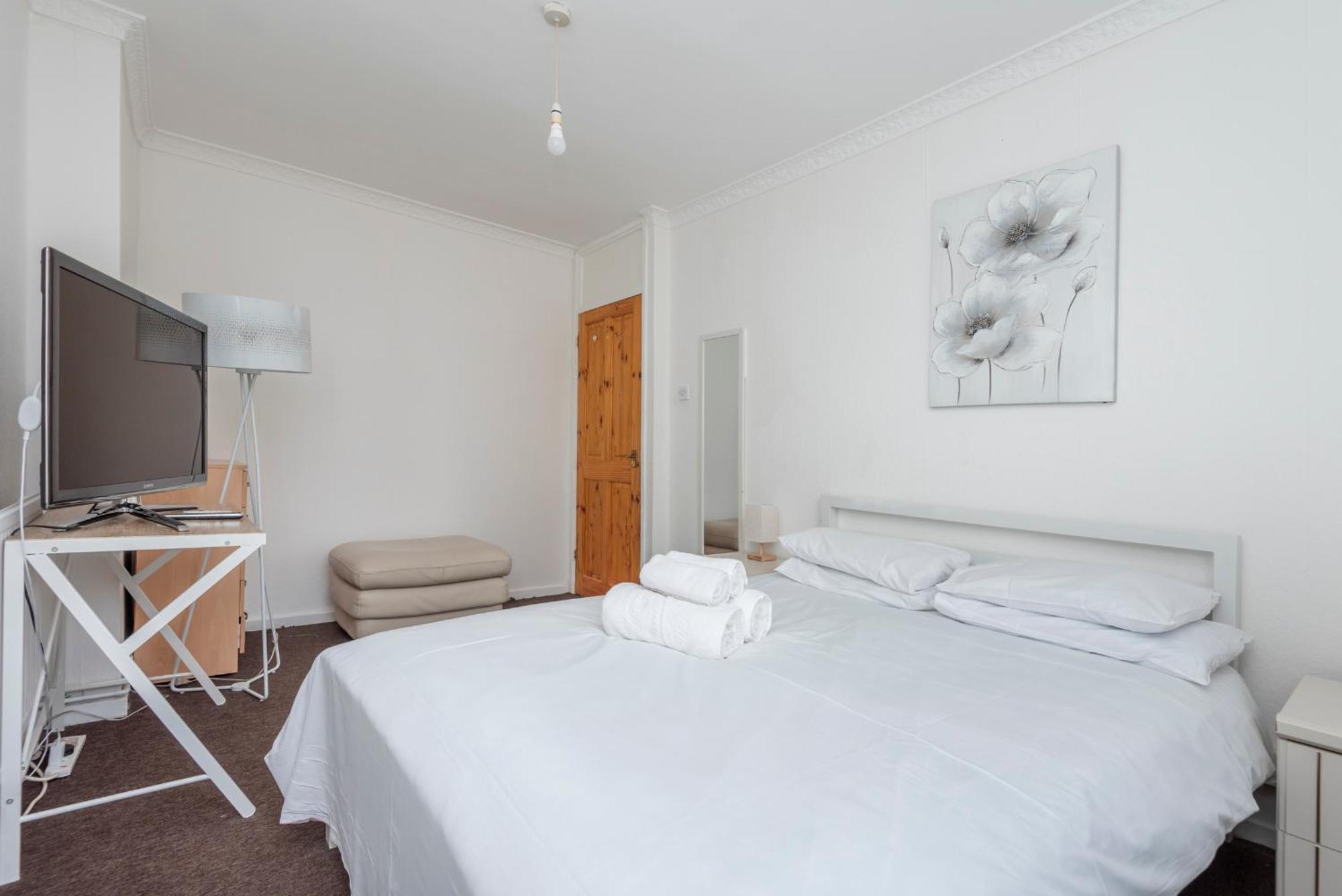 Entire 3 Bedroom Luxury Apartment In London With Private Balcony المظهر الخارجي الصورة